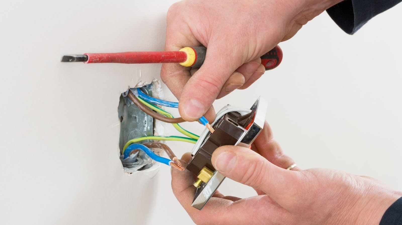 Electrical testing in Sheffield home